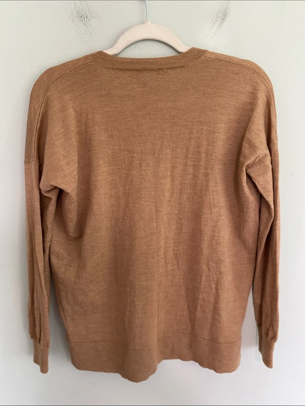 J. Crew Women's V-Neck Sweater in Camel Tan Size XS 100% Merino Wool